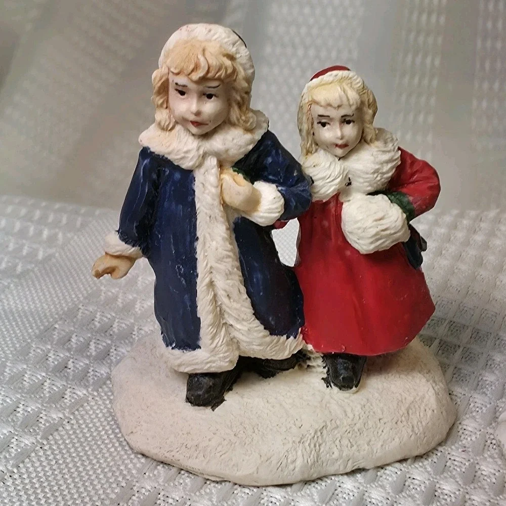Christmas Village Grandpa & Children Ceramic Vintage Hand Painted‎ Figurines